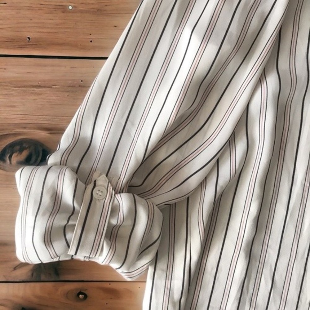 LOFT Blouse Long/Button Up Sleeves Off White Stripes Loose Fit Scoop Hem SZ M - Picture 4 of 4